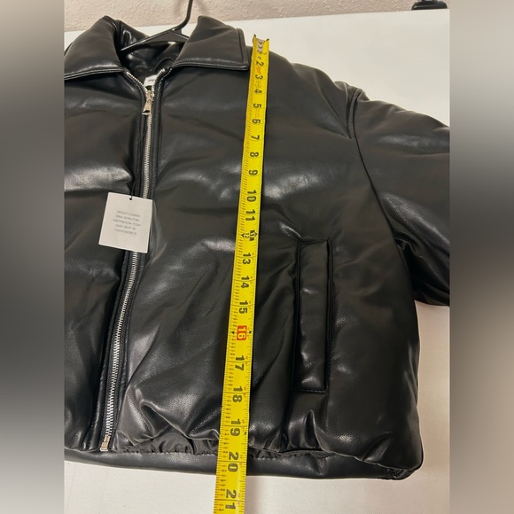 Superdown Sanja Faux Leather Jacket Black Medium Cropped Bomber Zip Up Women’s - Picture 13 of 16